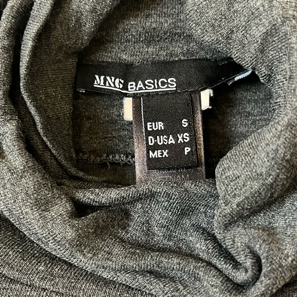 Mango Gray Turtle Neck. - image 4